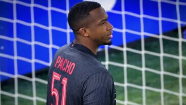 Pacho (PSG / Paris Saint-Germain)